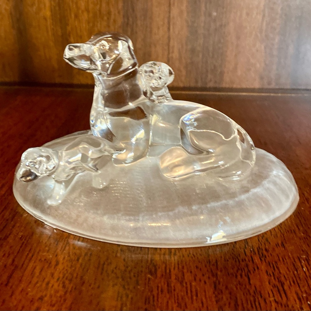 Crystal D'Arques Lab Labrador
Retriever Mother Dog w/Pups Figurine.
